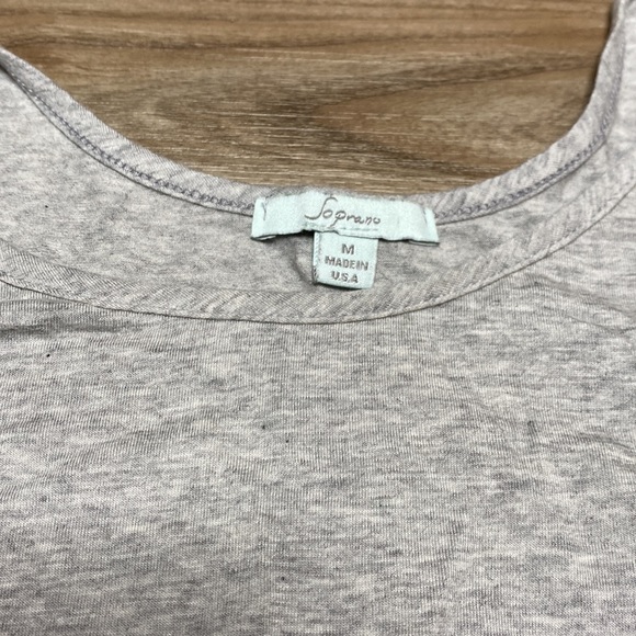 Soprano Short Sleeve Scoop Neck Crop Top - Picture 5 of 8